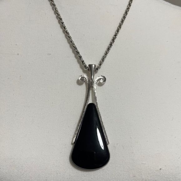 VINTAGE Avon Black Silver Chrome Art Deco Pendant Rope Chain 26" Necklace - Picture 4 of 7